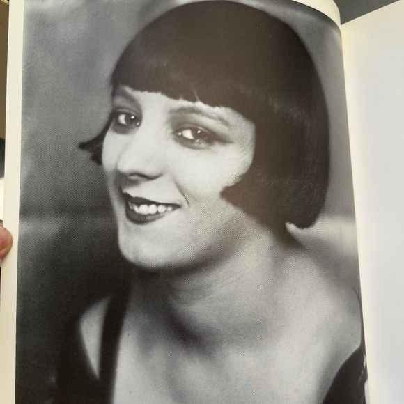 Kiki's Paris: Artists and Lovers, 1900-1930, by Billy Kluver and Julie Martin - Picture 7 of 13